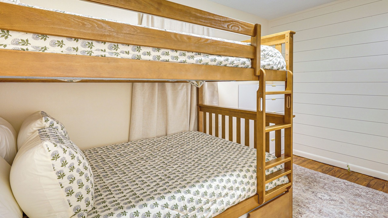Photo of Bedroom in Cunningham