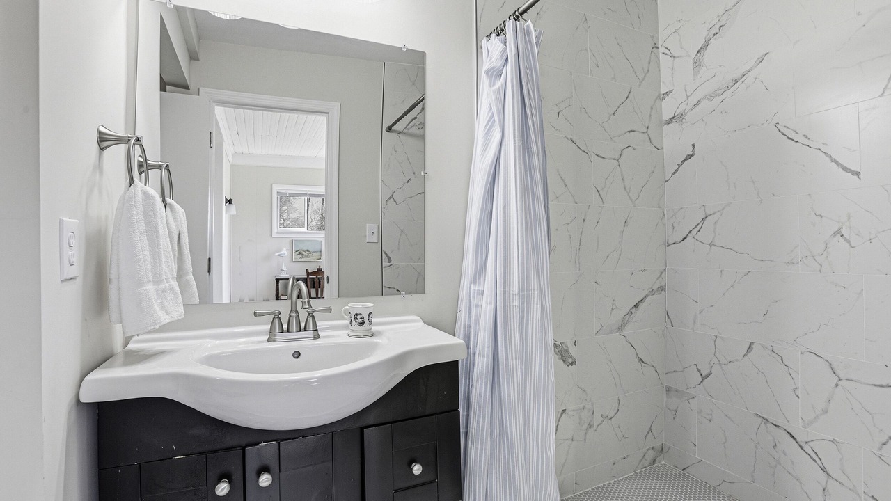 Photo of Bathroom in Colonial Beach