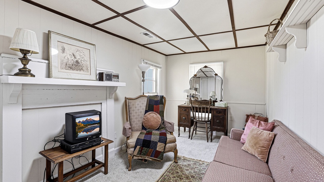 Photo of Livingroom in Colonial Beach