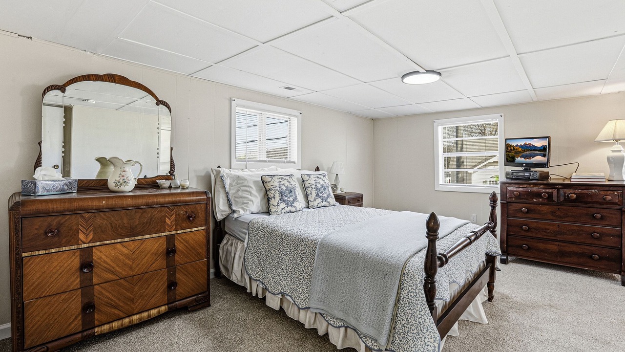 Photo of Bedroom in Colonial Beach