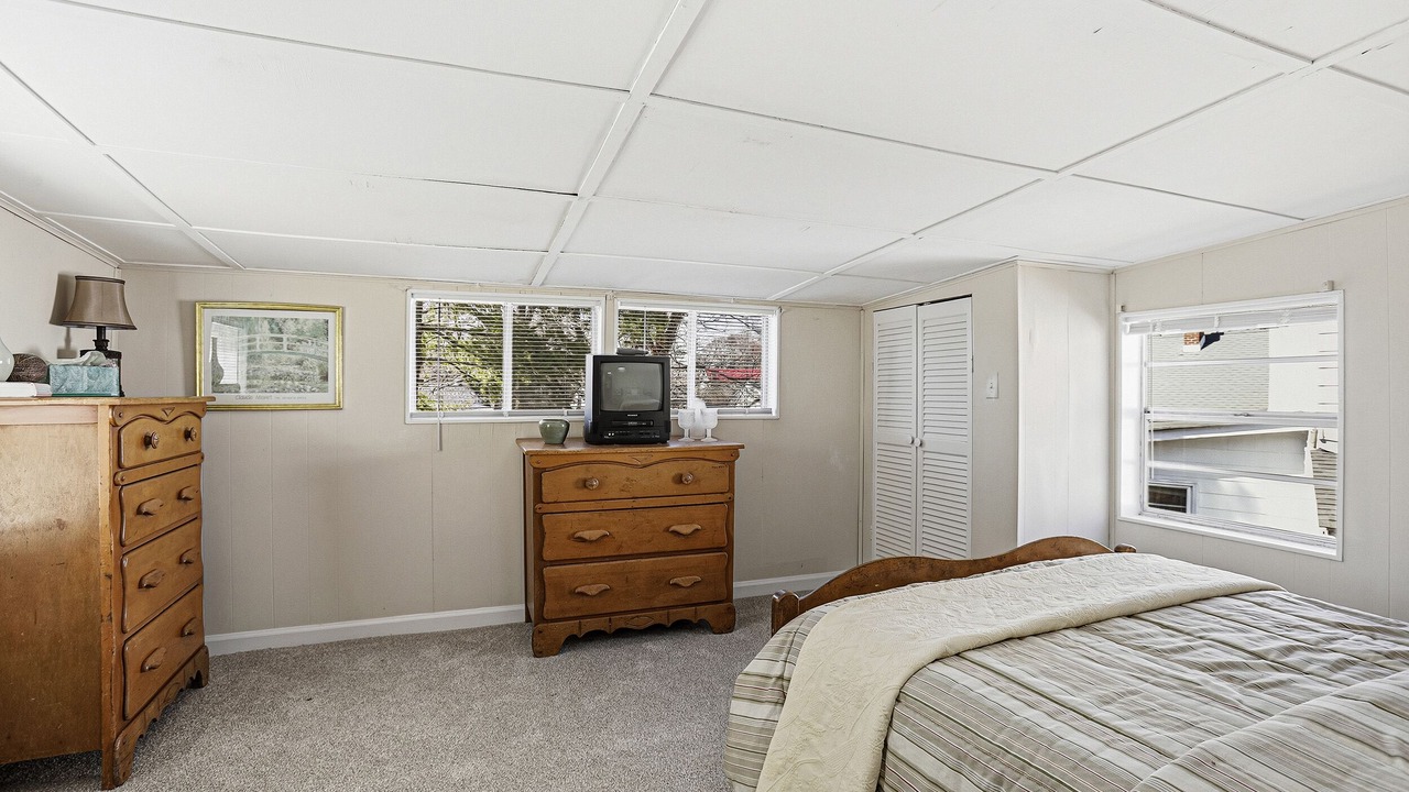 Photo of Bedroom in Colonial Beach
