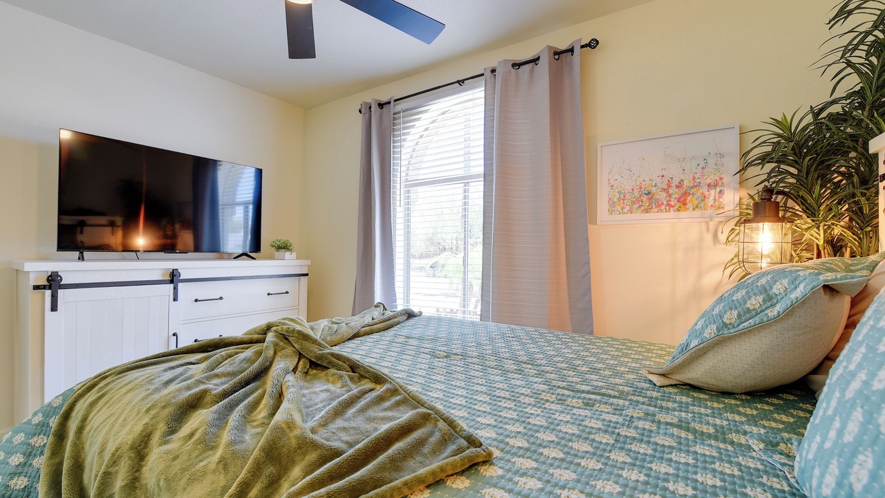 Photo of Bedroom in Metropolitan