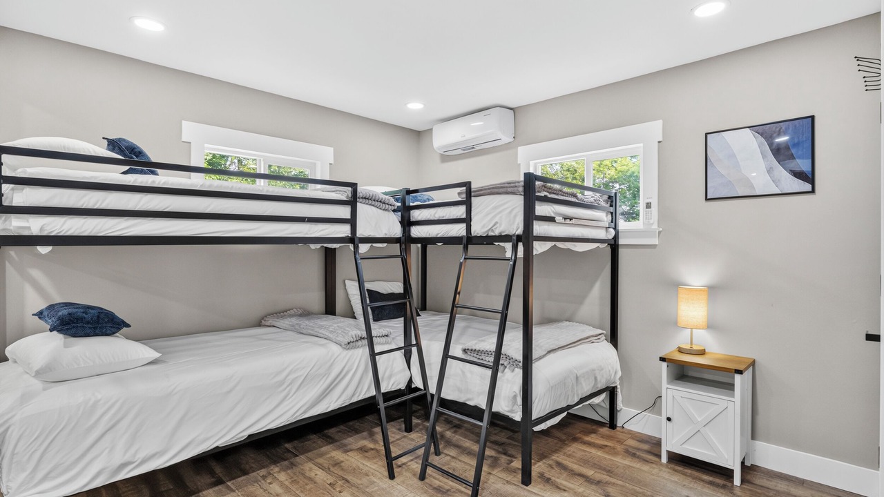Photo of Bedroom in Crittenden