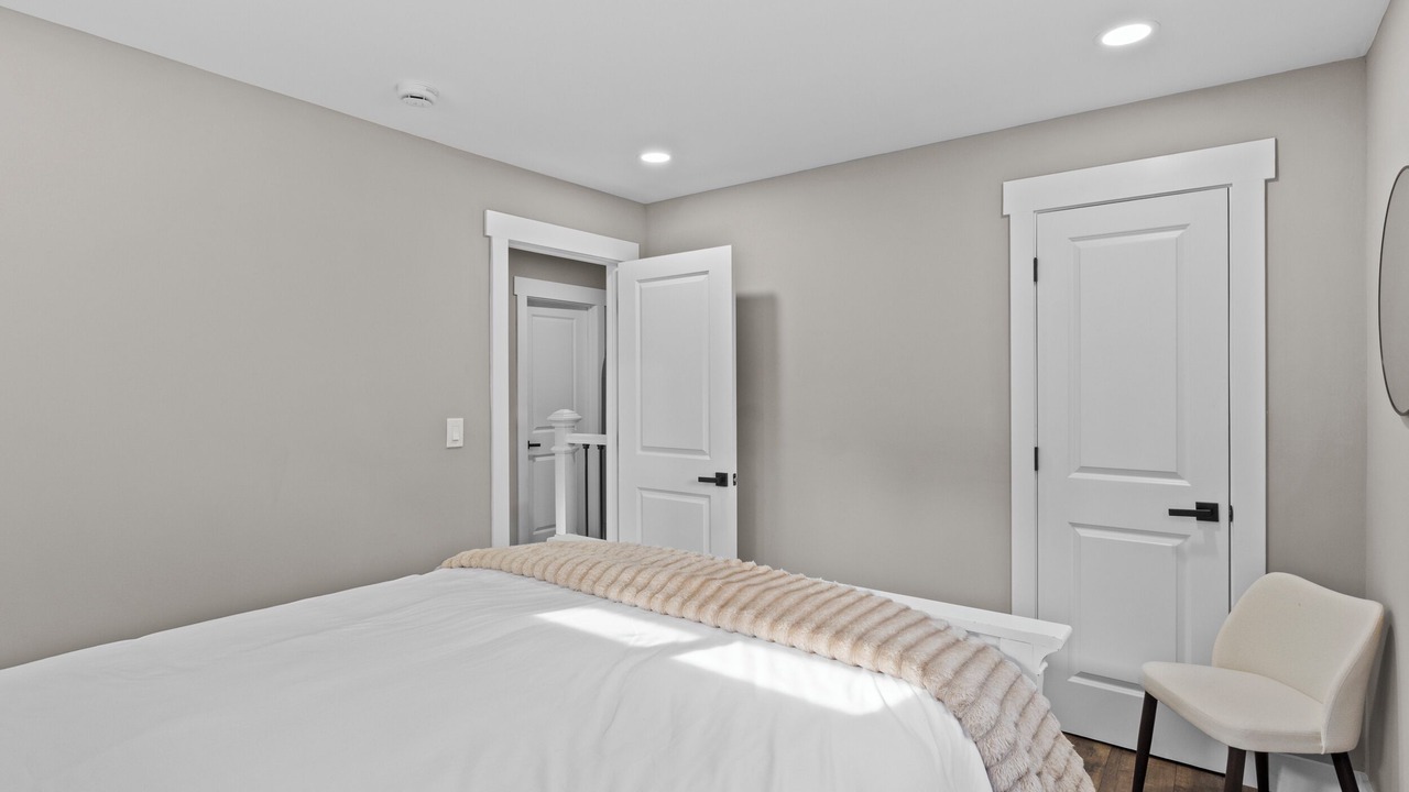 Photo of Bedroom in Crittenden