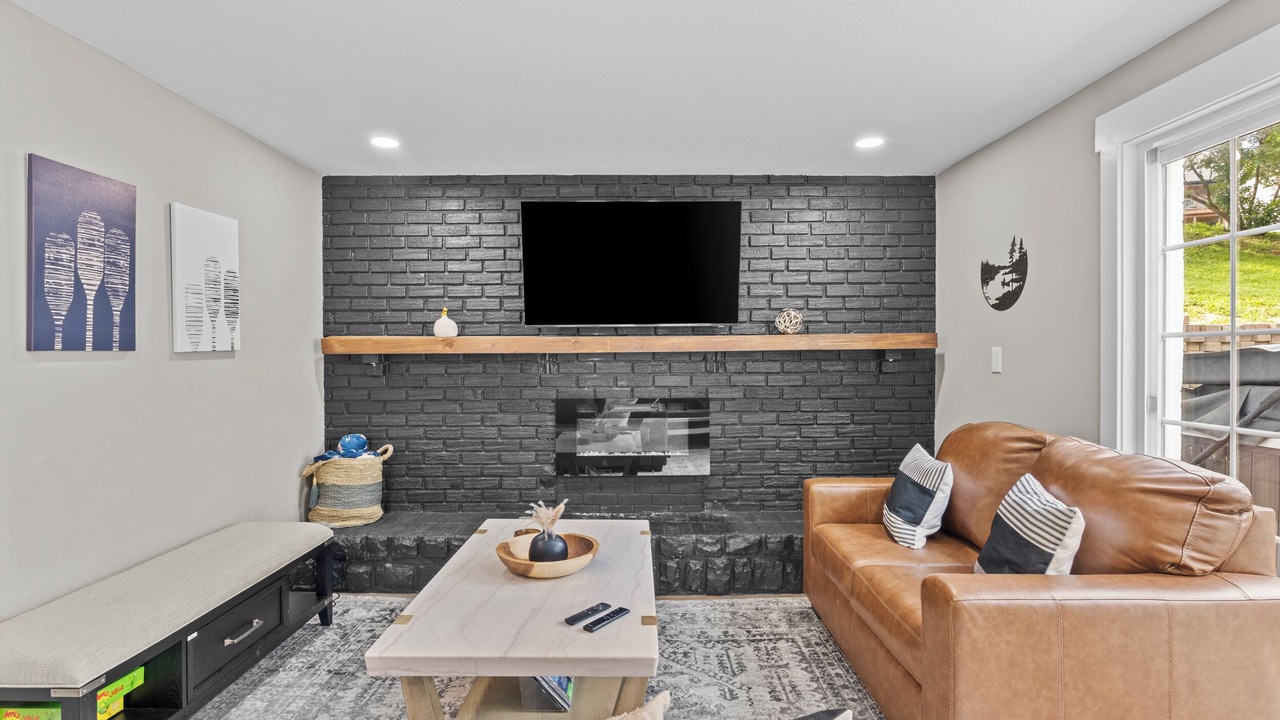 Photo of Livingroom in Crittenden