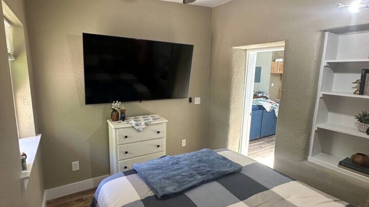 Photo of Bedroom in Globe