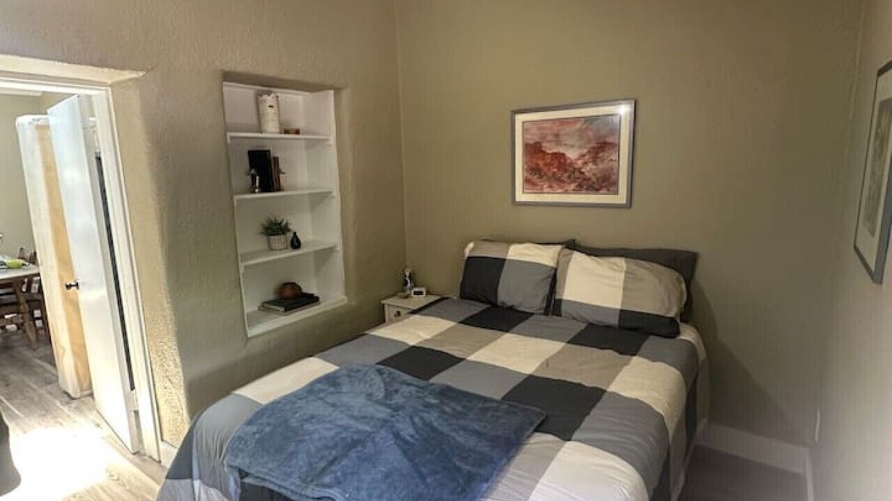 Photo of Bedroom in Globe
