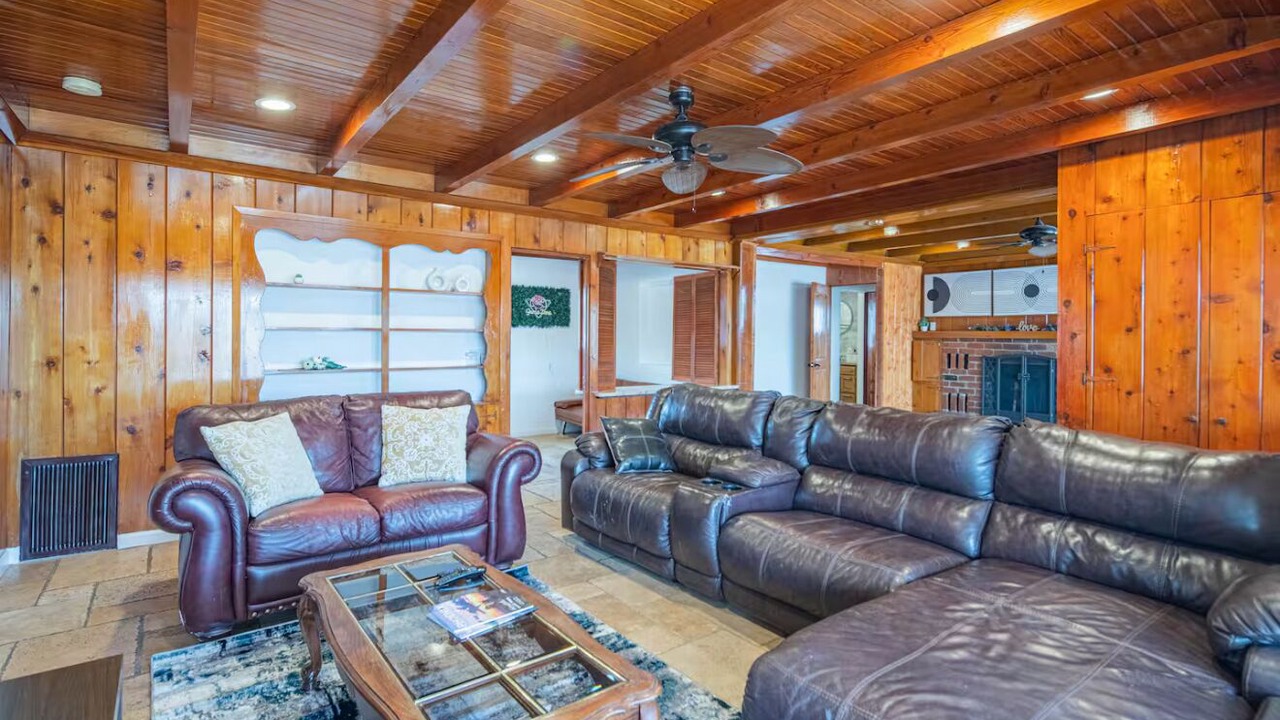 Photo of Livingroom in Coldwater Springs