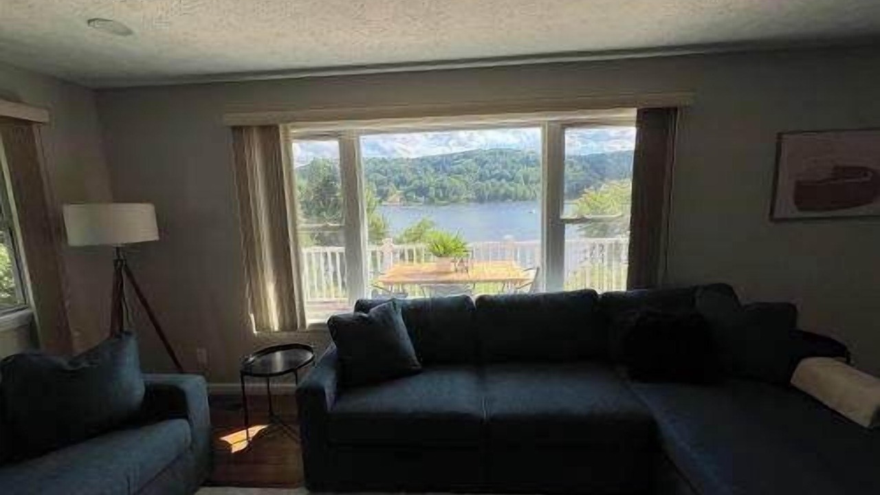 Photo of Livingroom in Waverly