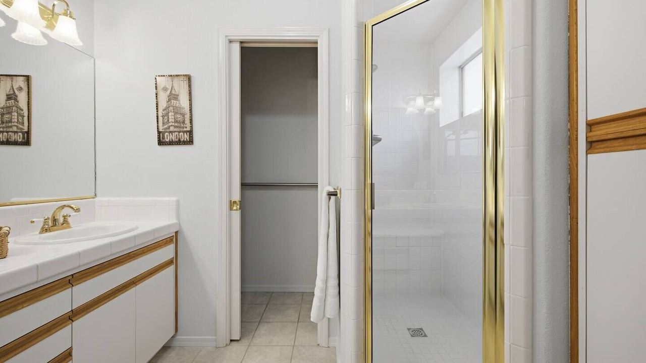 Photo of Bathroom in Bullhead City
