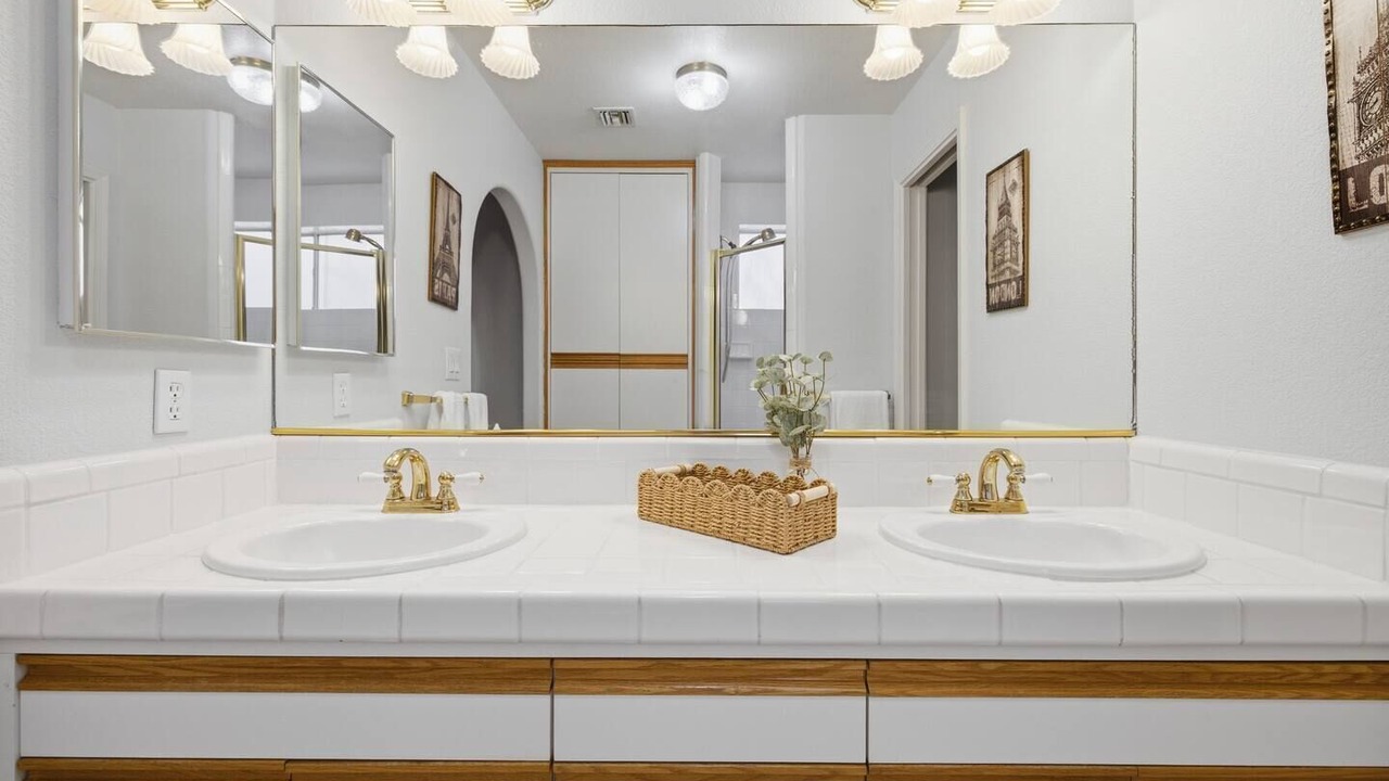 Photo of Bathroom in Bullhead City