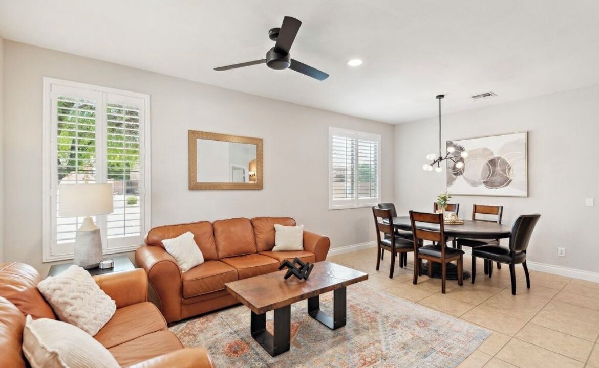 Photo of Livingroom in Canyon Trails