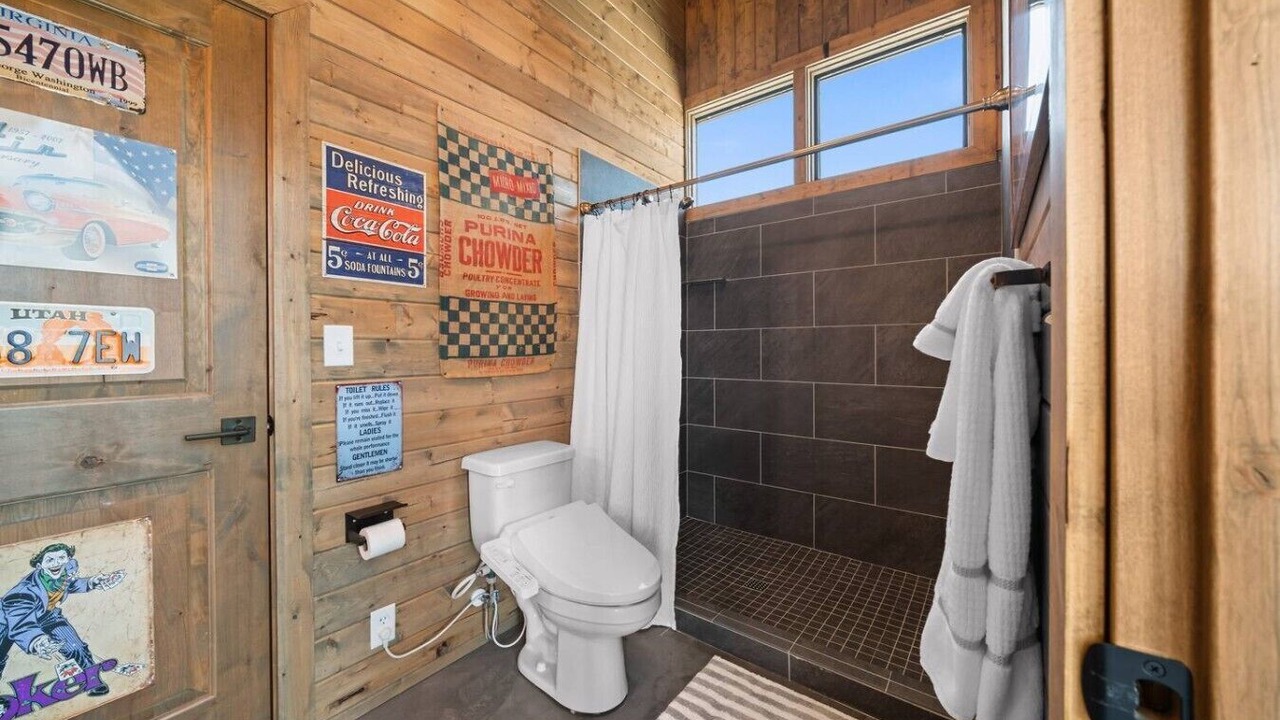 Photo of Bathroom in Hanksville