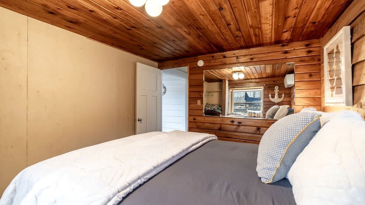 Photo of Bedroom in Bayview