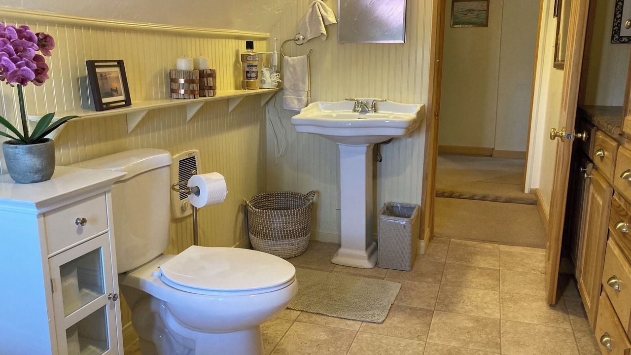 Photo of Bathroom in Escalante