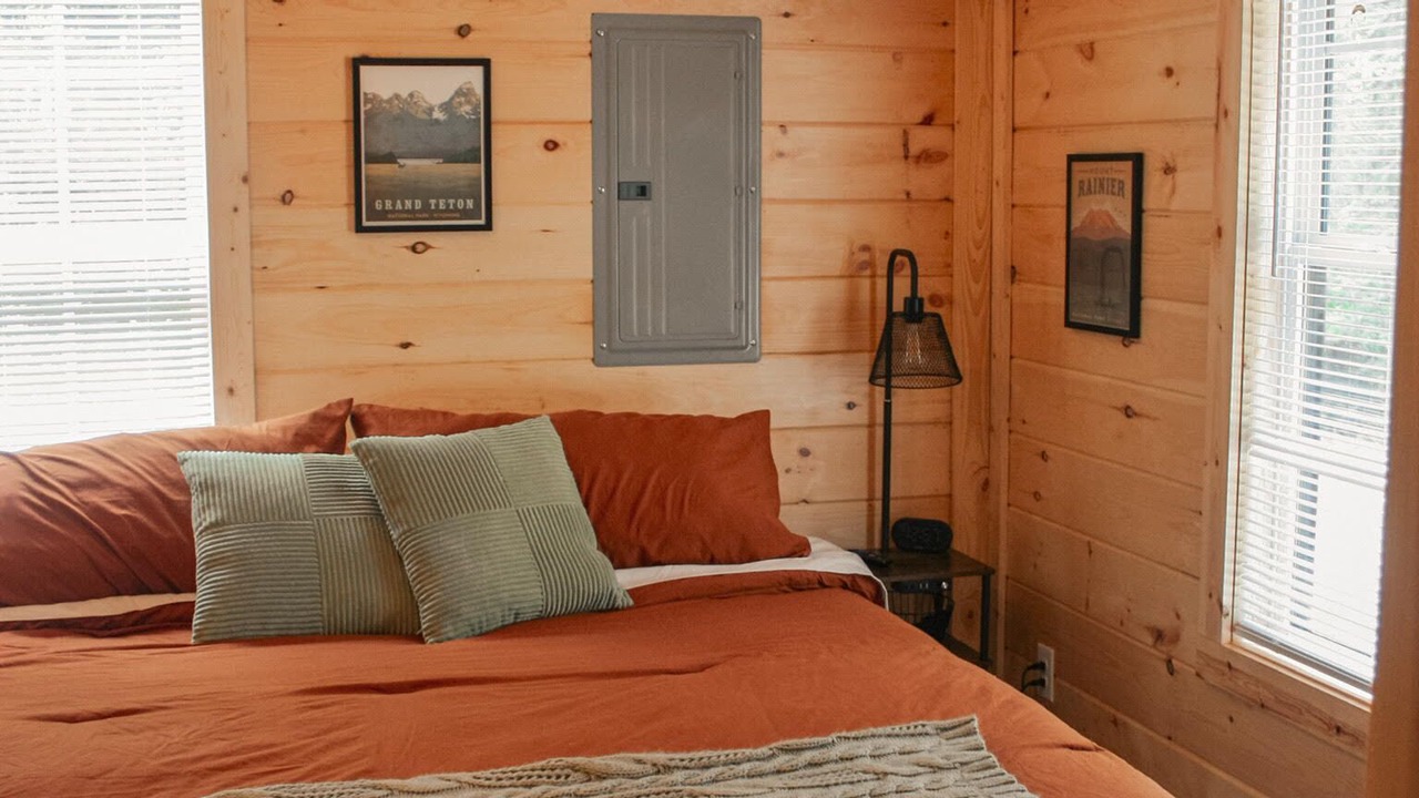 Photo of Bedroom in Clay City