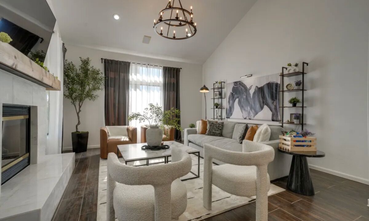 Photo of Livingroom in Canyon Trails