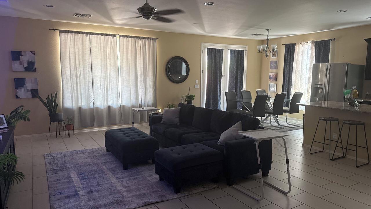 Photo of Livingroom in Greer Ranch North