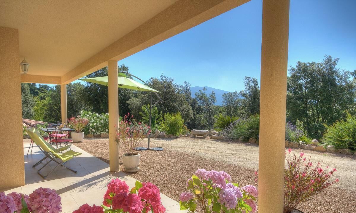 Photo of Patio Balcony in Levie