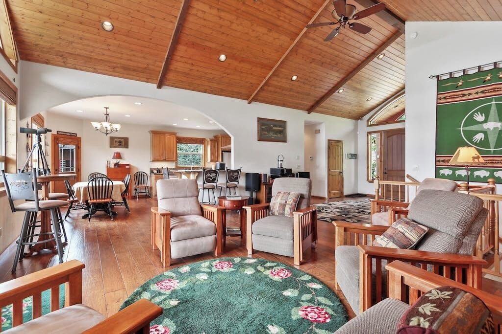 Photo of Livingroom in Sandpoint