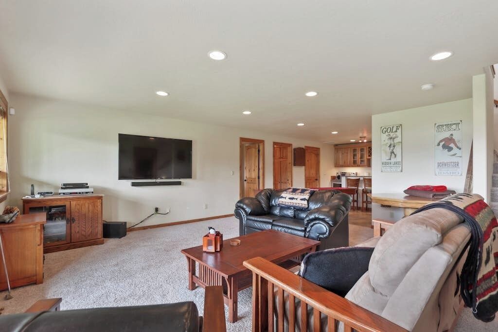 Photo of Livingroom in Sandpoint