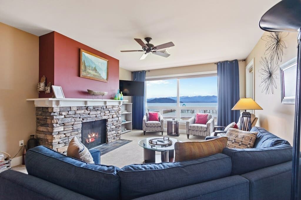Photo of Livingroom in Sandpoint
