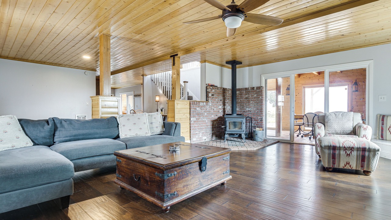 Photo of Livingroom in Stallion Springs