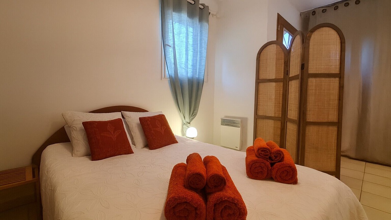 Photo of Bedroom in Serra-di-Ferro
