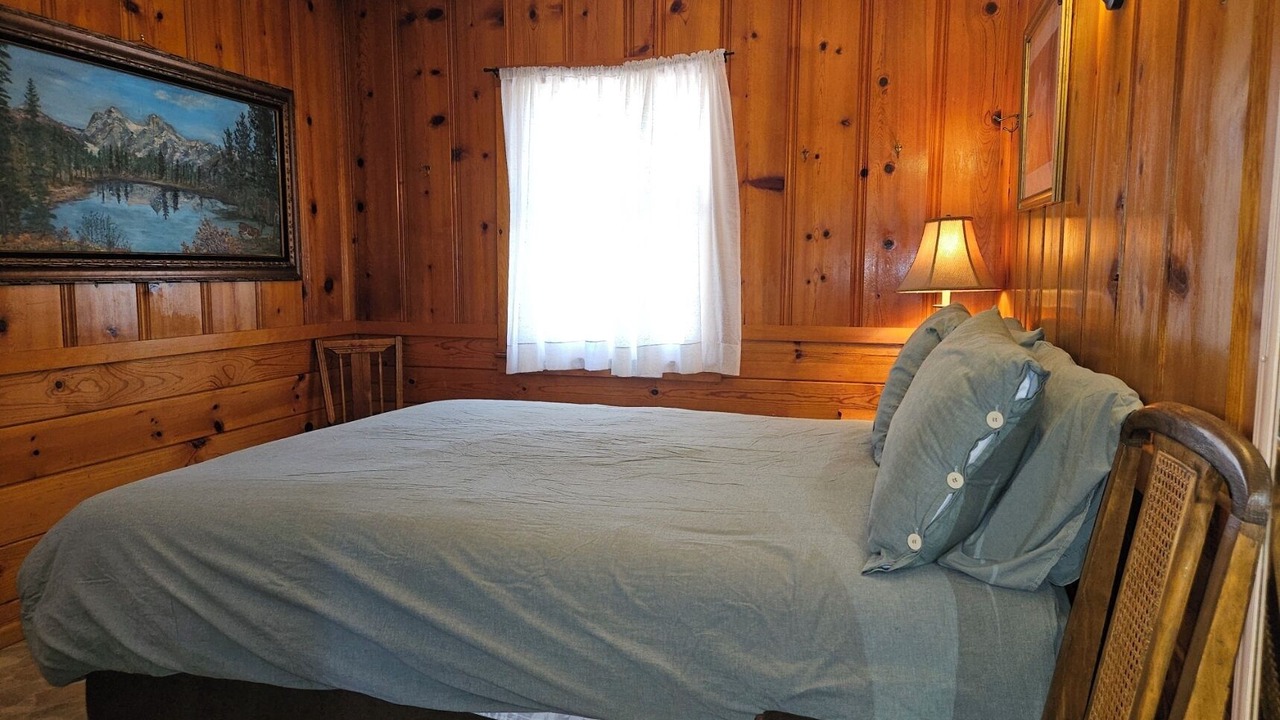 Photo of Bedroom in Lake Isabella