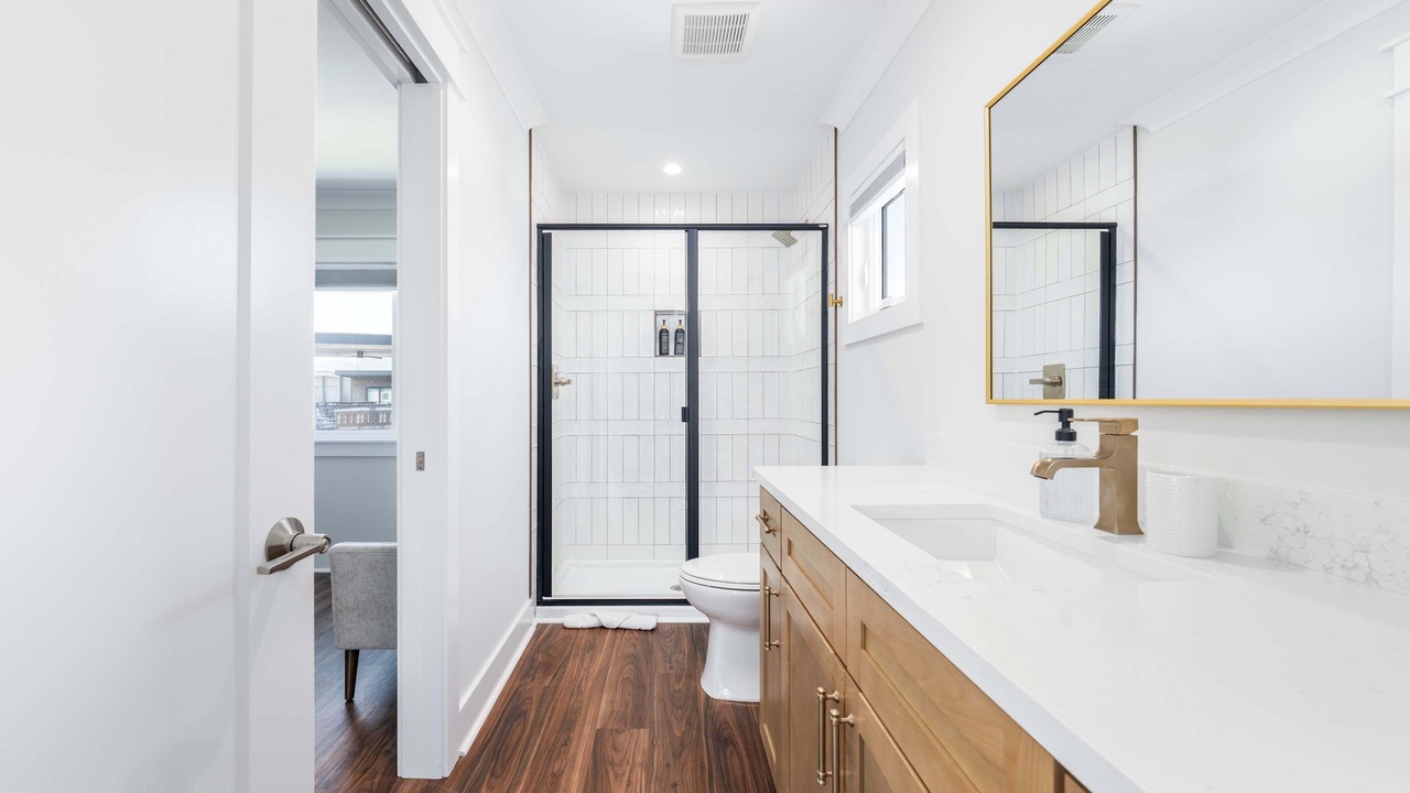 Photo of Bathroom in River District