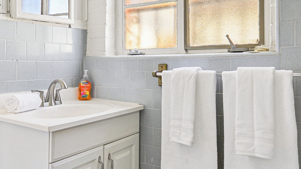 Photo of Bathroom in Blenman-Elm