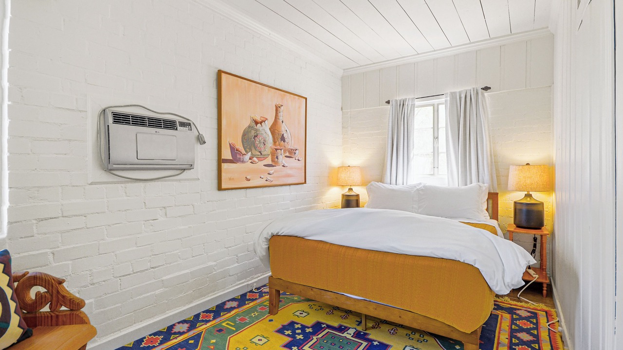Photo of Bedroom in Blenman-Elm