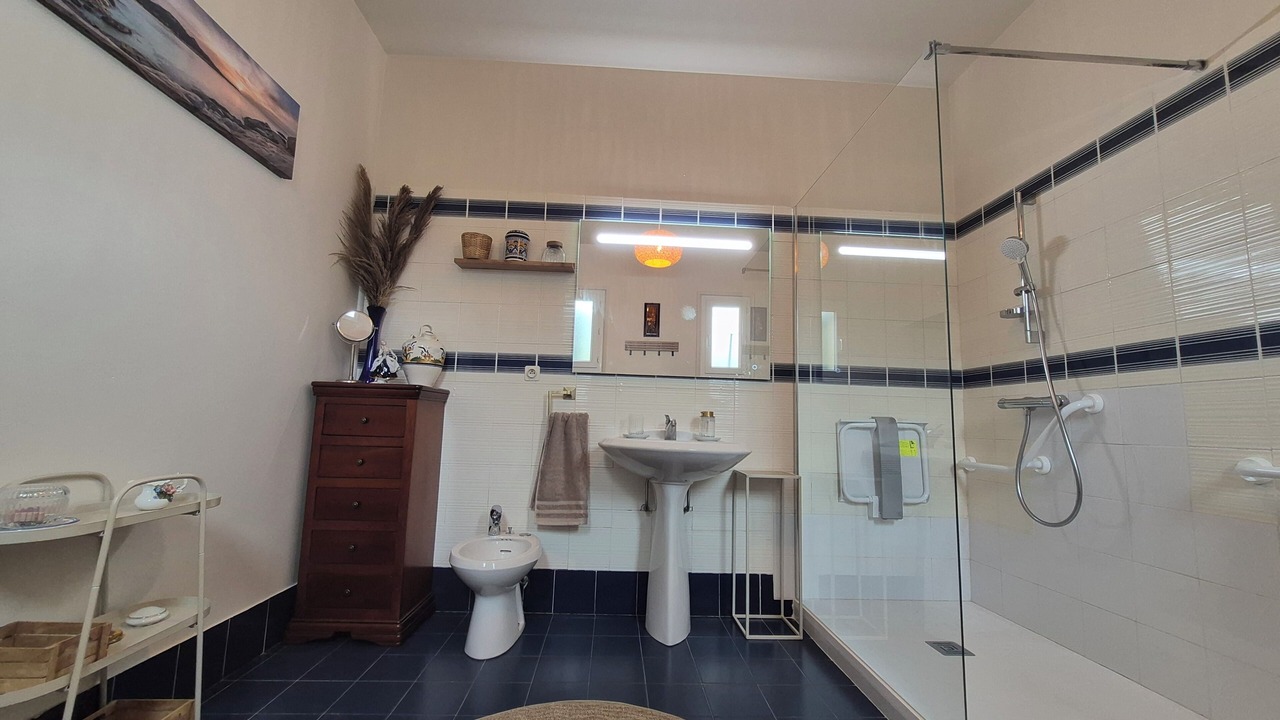 Photo of Bathroom in Cardo