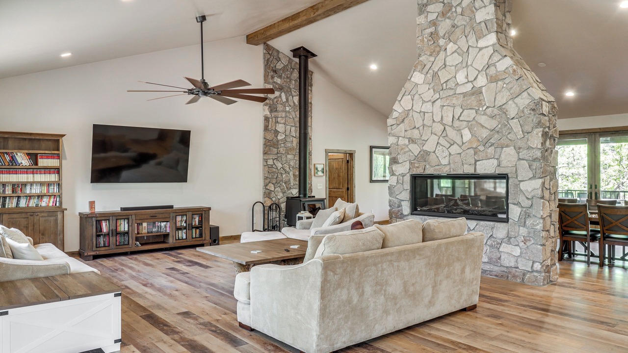 Photo of Bedroom in Lakeside