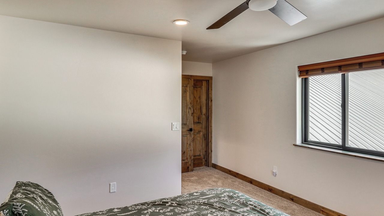 Photo of Bedroom in Lakeside