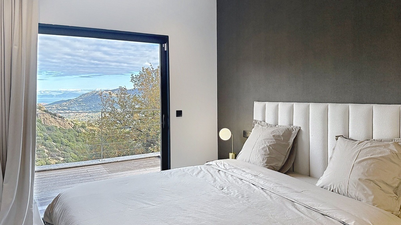 Photo of Bedroom in Lumio