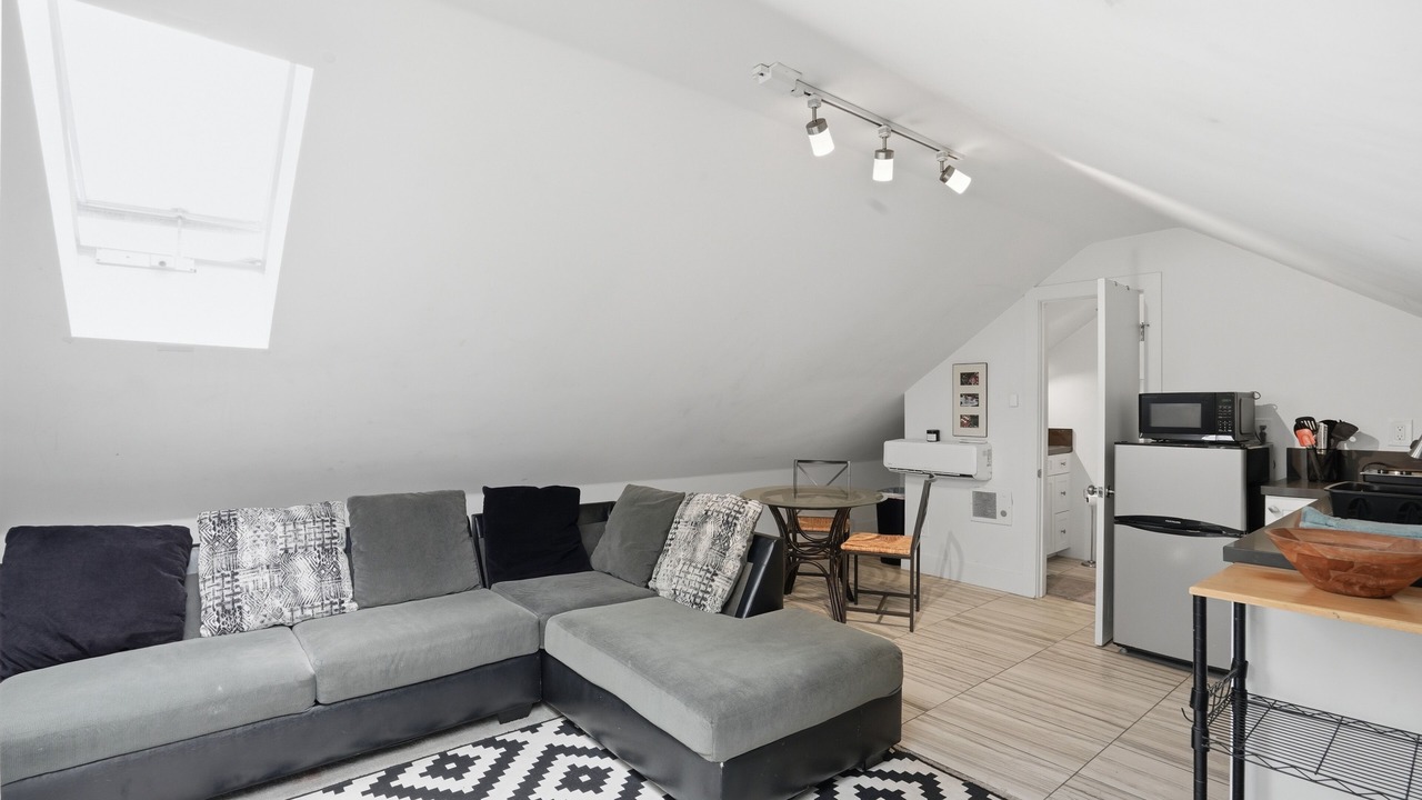 Photo of Livingroom in University Heights