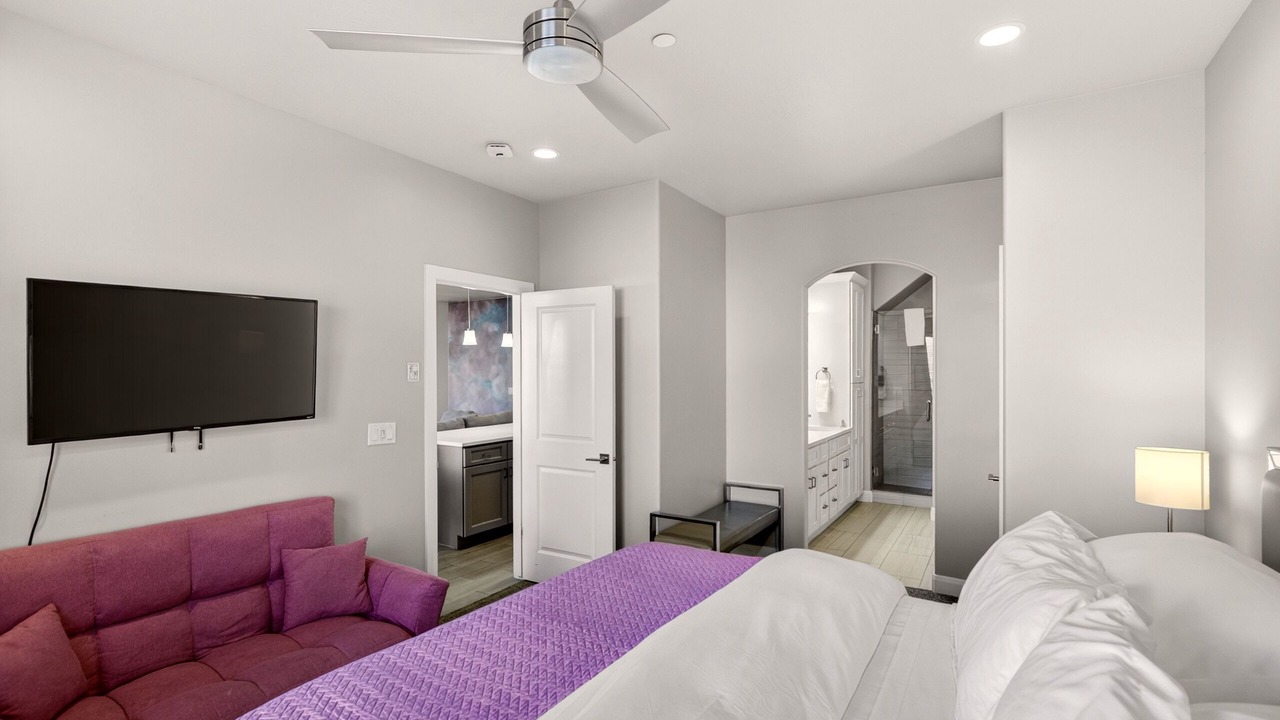Photo of Bedroom in Hurricane