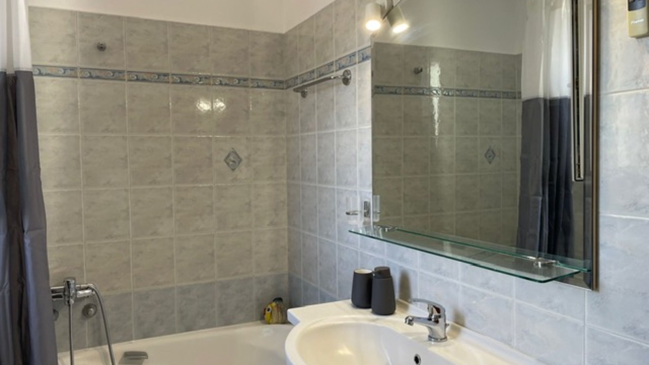 Photo of Bathroom in Ialyssos