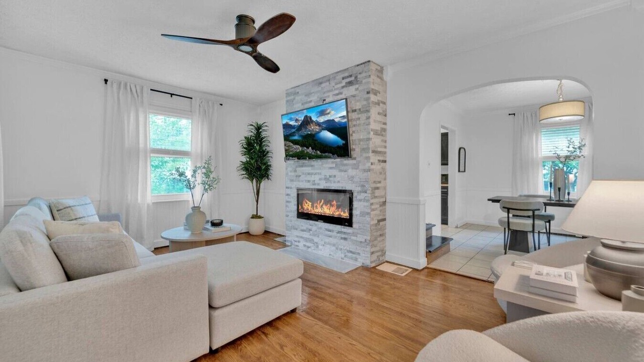 Photo of Livingroom in Grove City