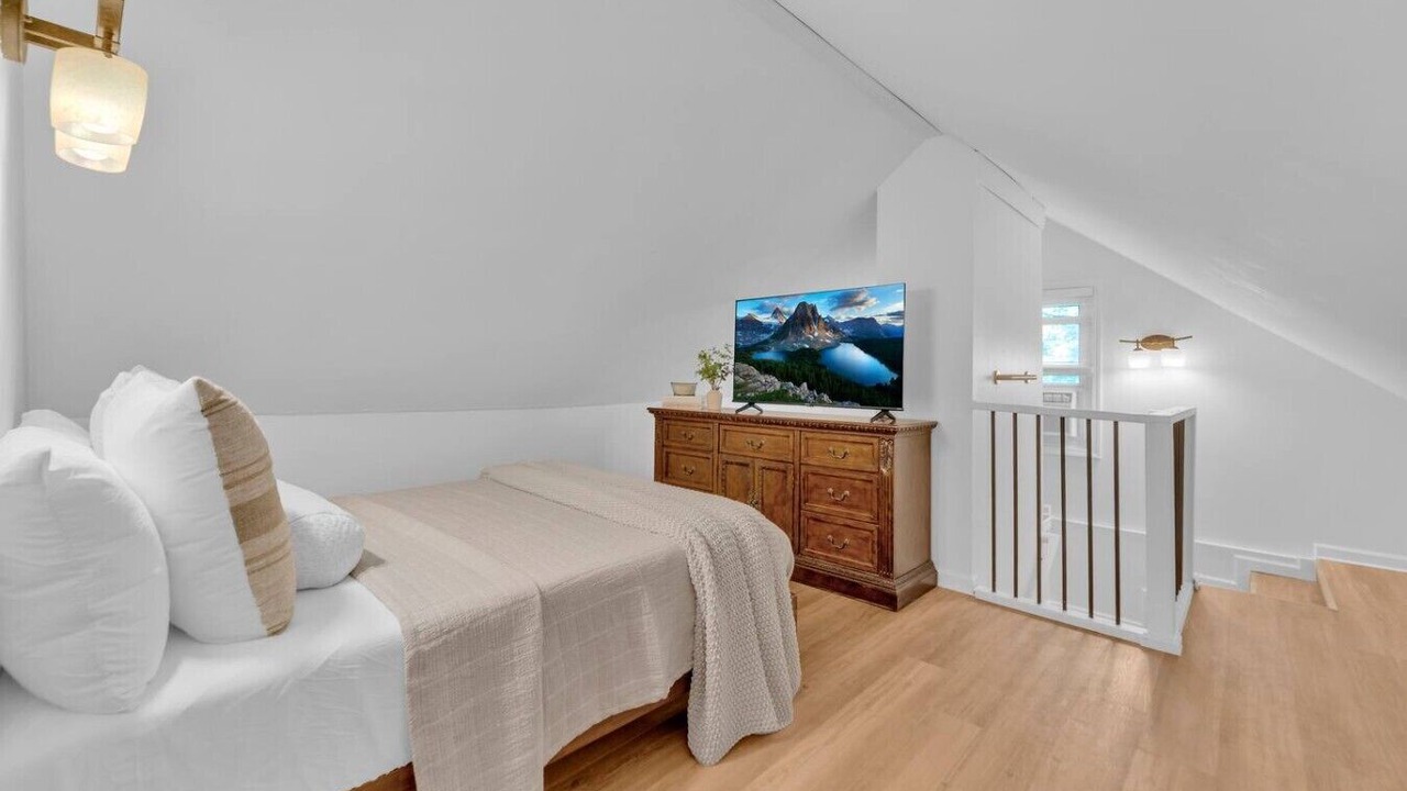 Photo of Bedroom in Grove City