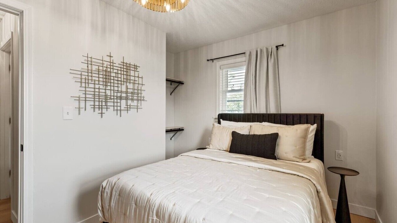 Photo of Bedroom in Grove City