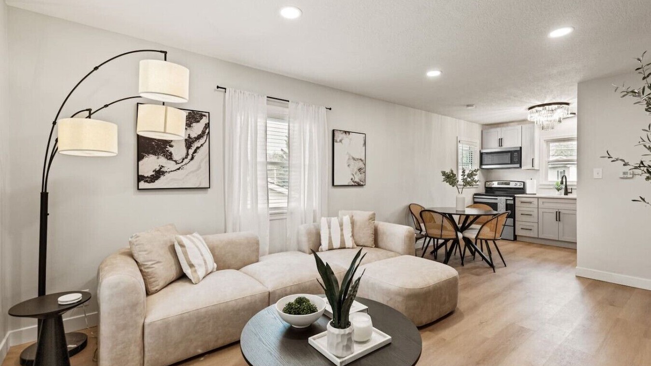 Photo of Livingroom in Grove City