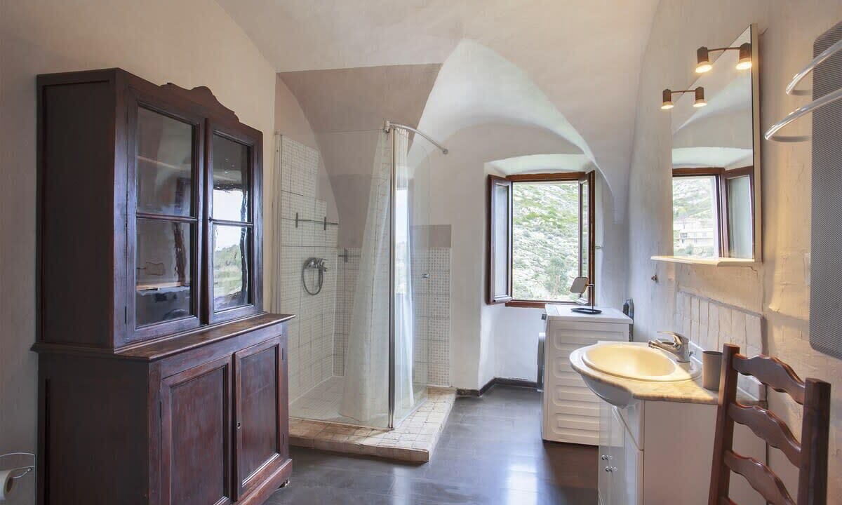 Photo of Bathroom in Santo-Pietro-di-Tenda