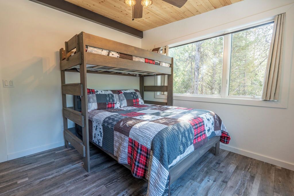 Photo of Bedroom in Island Park