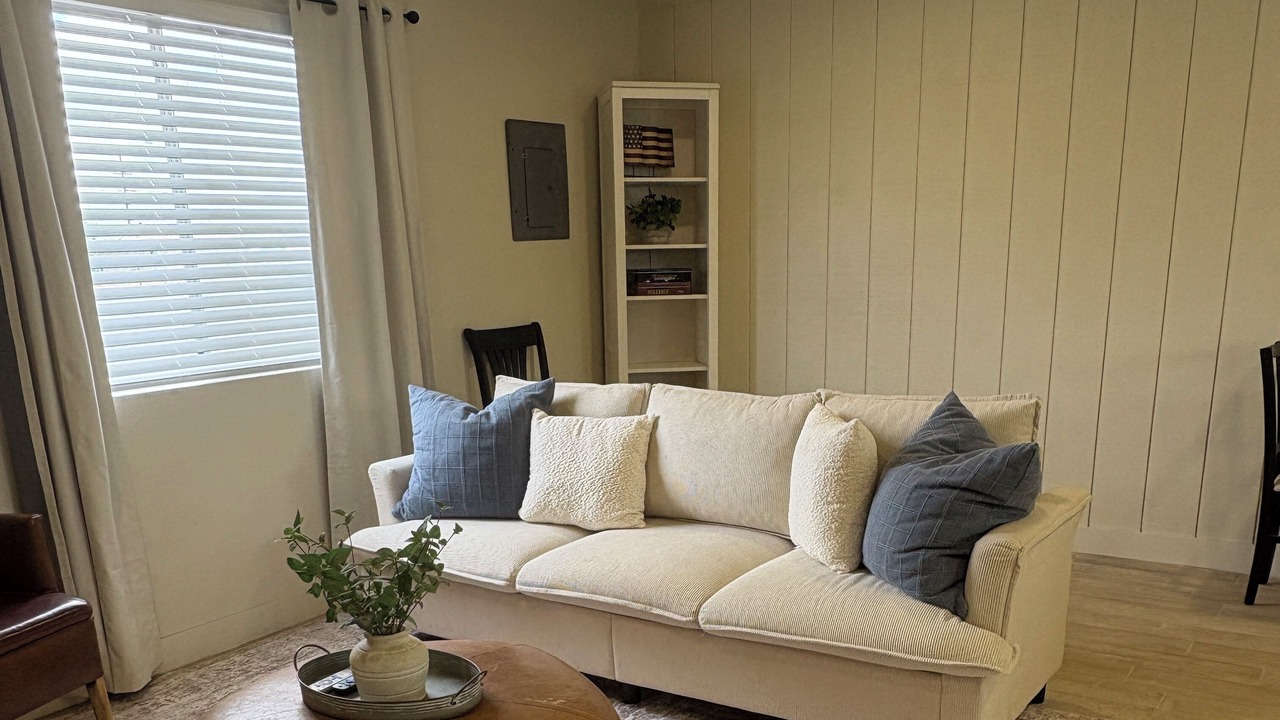 Photo of Livingroom in Hanford