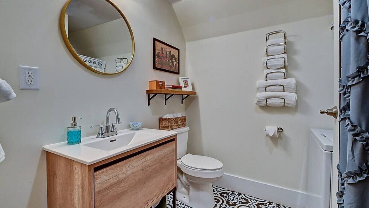 Photo of Bathroom in Herron Morton
