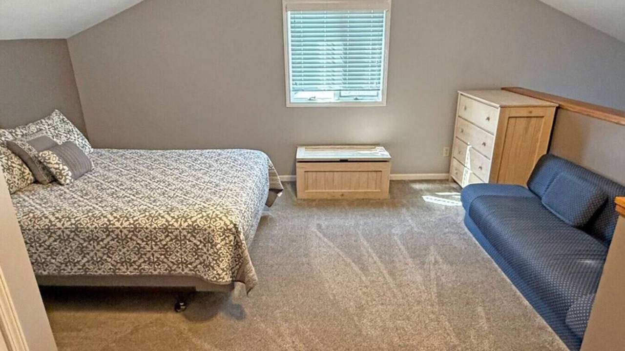 Photo of Bedroom in Kelleys Island