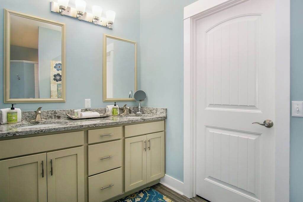 Photo of Bathroom in Miami Park