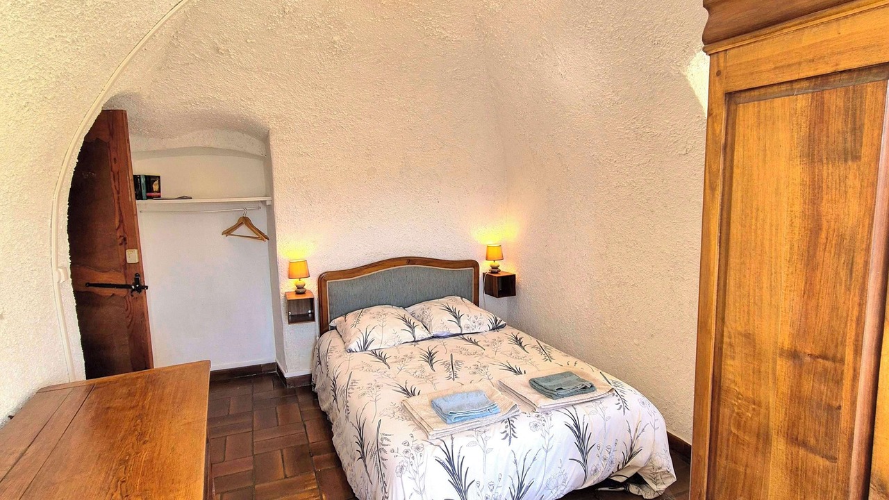 Photo of Bedroom in Lama